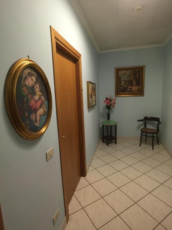Hotel Casa Religiosa Per Ferie Ancelle Del Santuario Rom Exterior foto