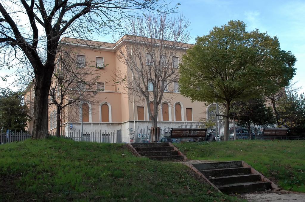 Hotel Casa Religiosa Per Ferie Ancelle Del Santuario Rom Exterior foto